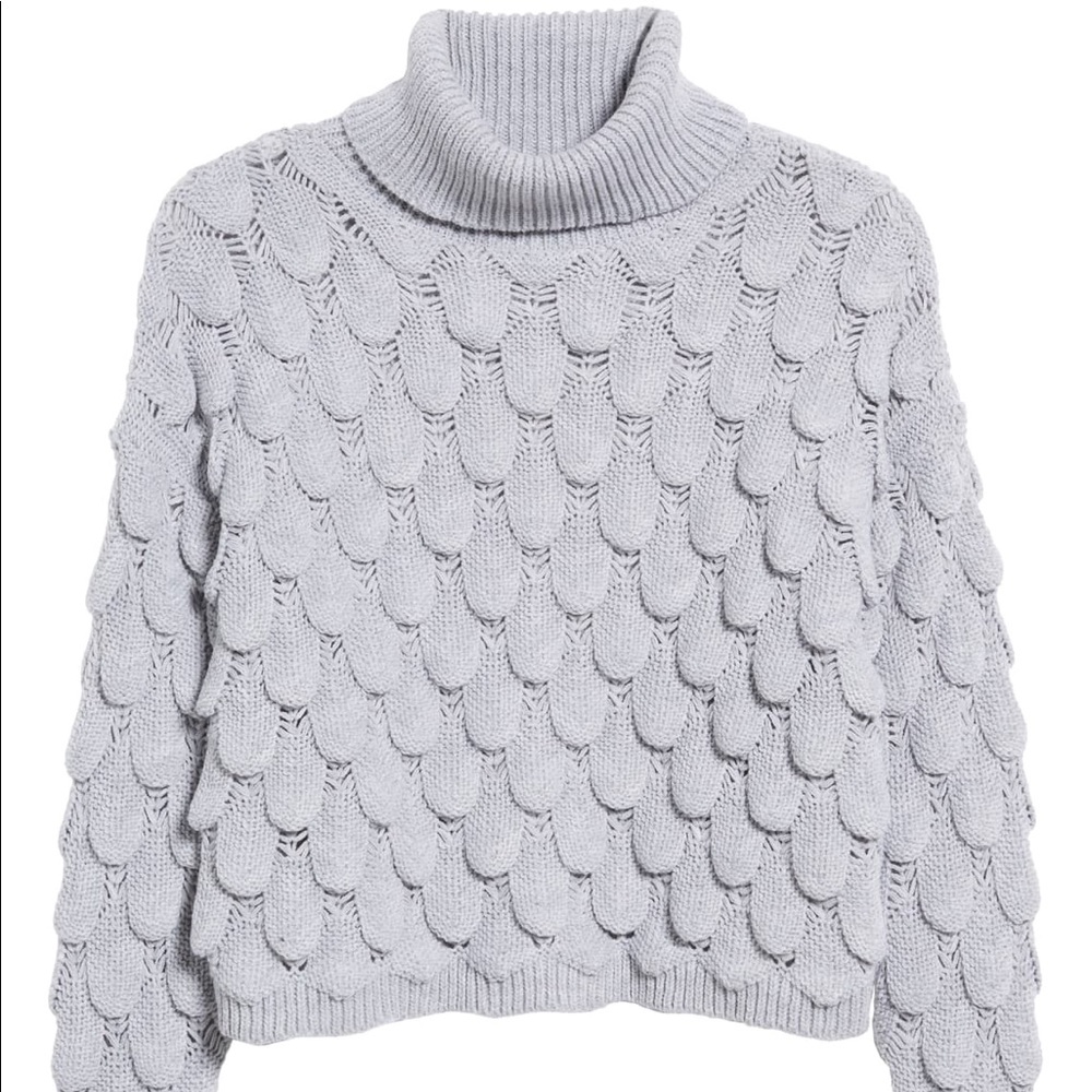 Scallop stitch sweater
